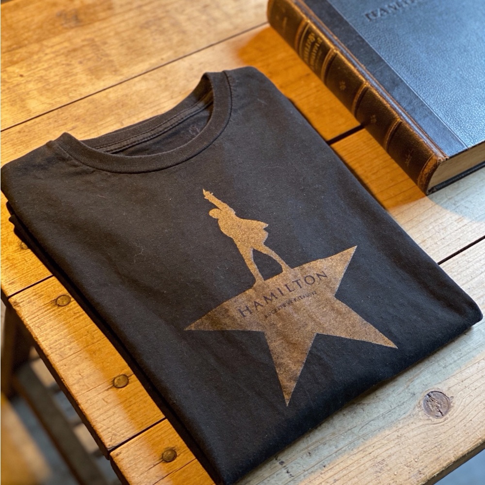 Hamilton Broadway Musical Gold Star Graphic T‑Shirt Large Black Tee Unisex - Picture 2 of 9
